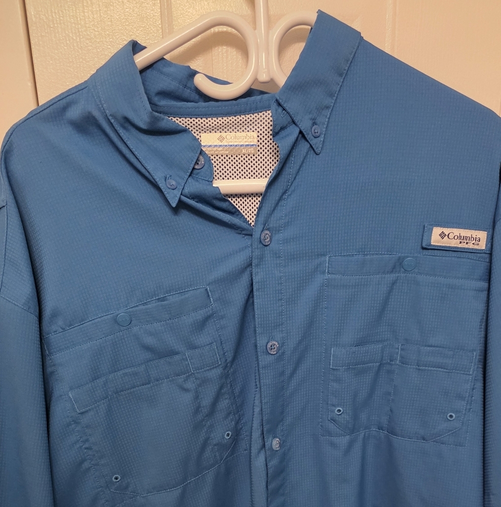 Columbia Men's Casual Blue Button-Down Shirt